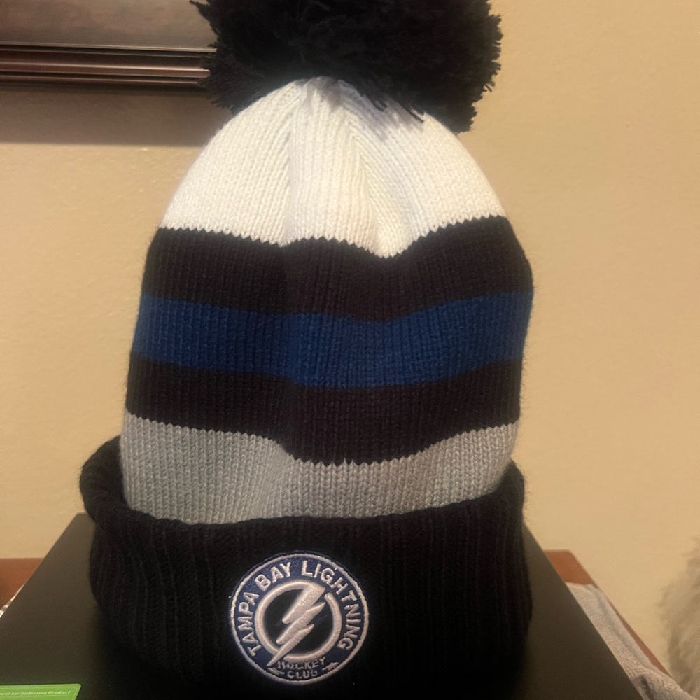 Adults Tampa Bay Lightening Striped Beanie - Black, Blue, White